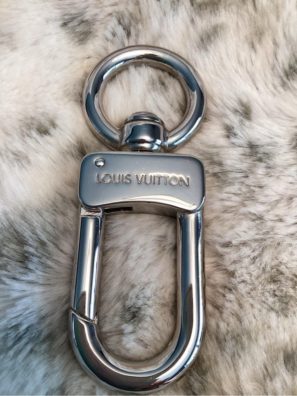 Louis Vuitton XL Anneau Cles Muskton Keychain - Picture 2 of 7